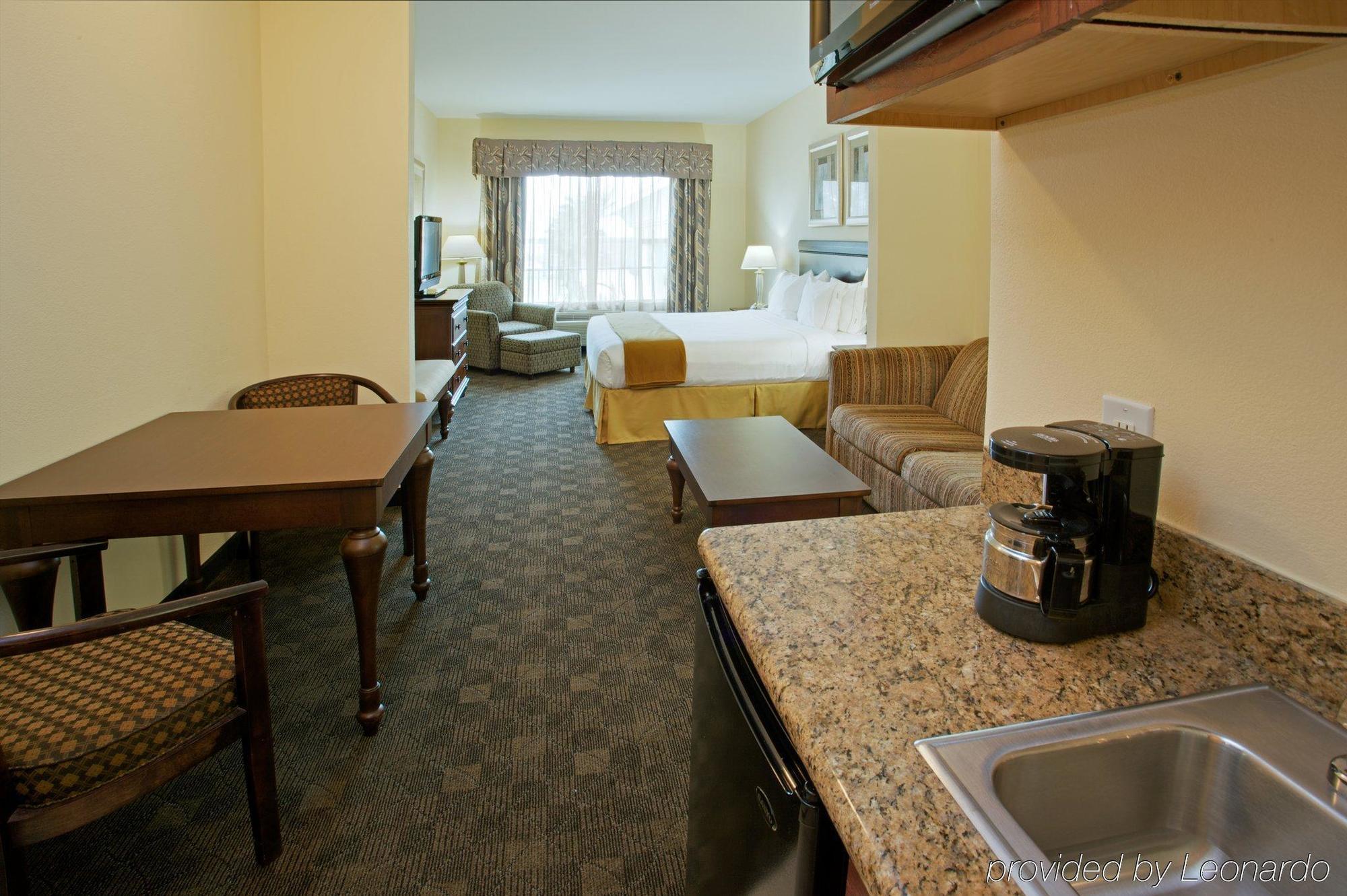 Holiday Inn Express Pearland, An Ihg Hotel Room photo